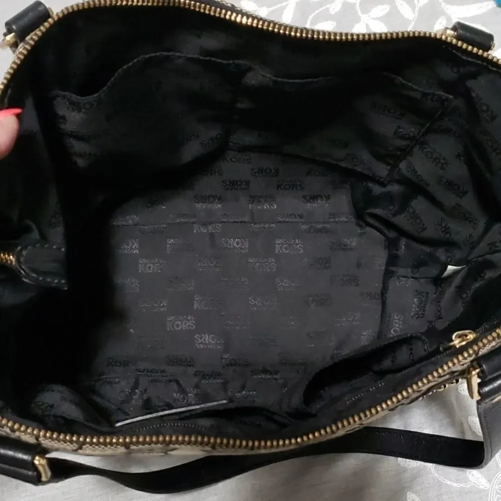 Michael Kors Jetset Tote In Black And Tan Logo Print